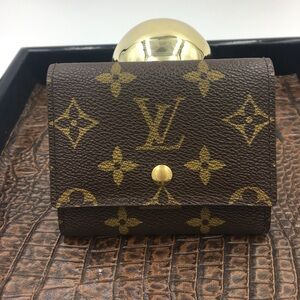 💯 AUTHENTIC Louis Vuitton card holder